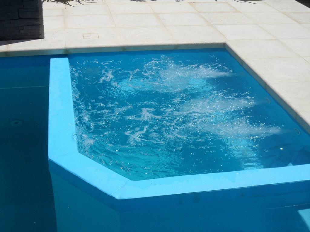 A França é uma das membranas reforçadas mais populares que Cefil Pool instalar em piscinas