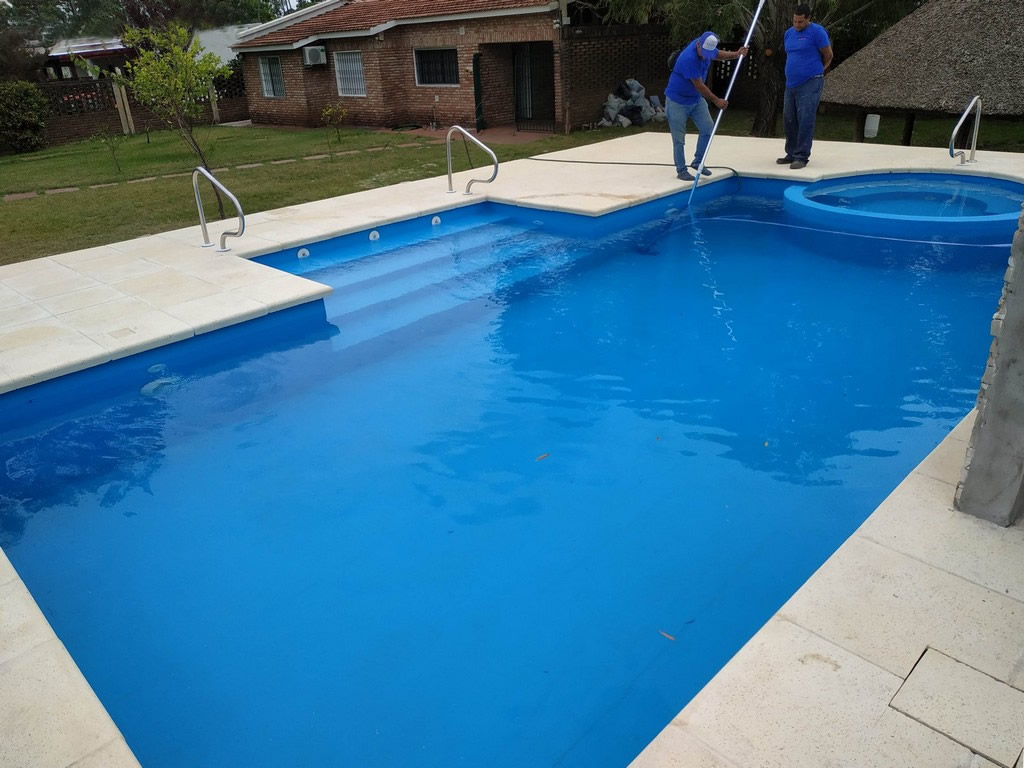France is one of the most popular reinforced membranes that Cefil Pool install in swimming pools