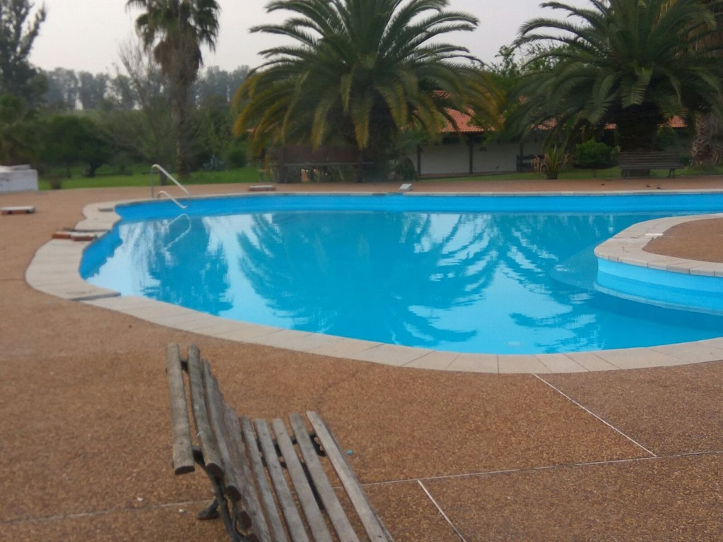 Frankreich ist eine der beliebtesten verstärkten Membranen, die Cefil Pool in Schwimmbädern installieren