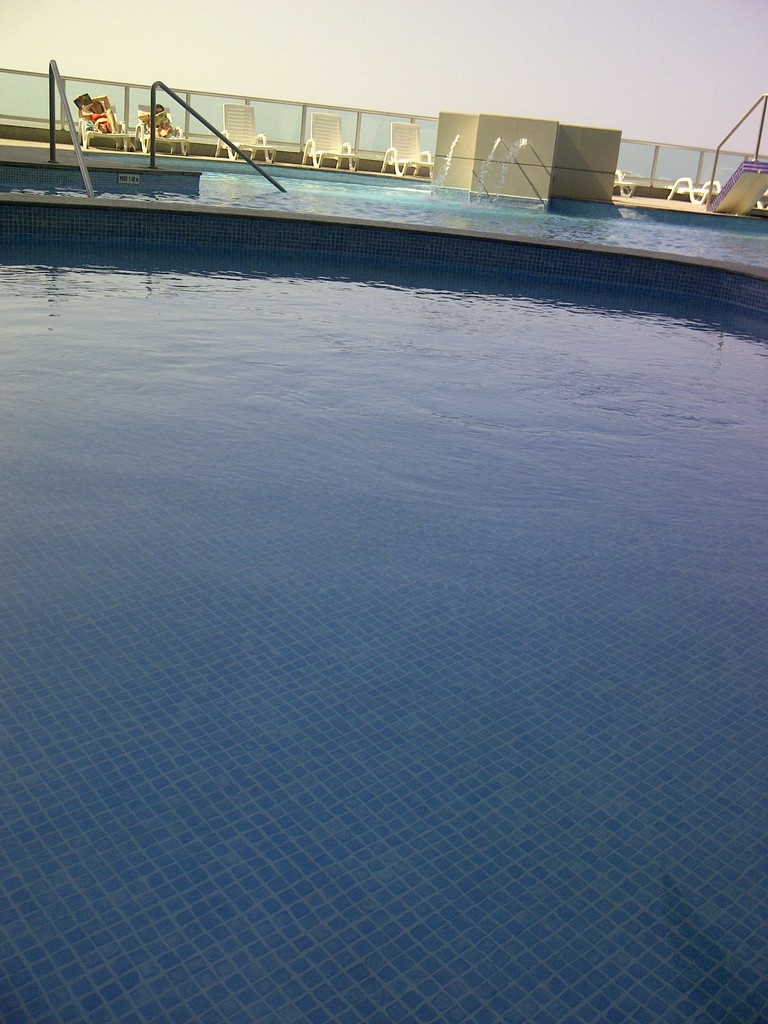 Gres est l'une des membranes renforcées les plus populaires qui Cefil Pool installer dans les piscines