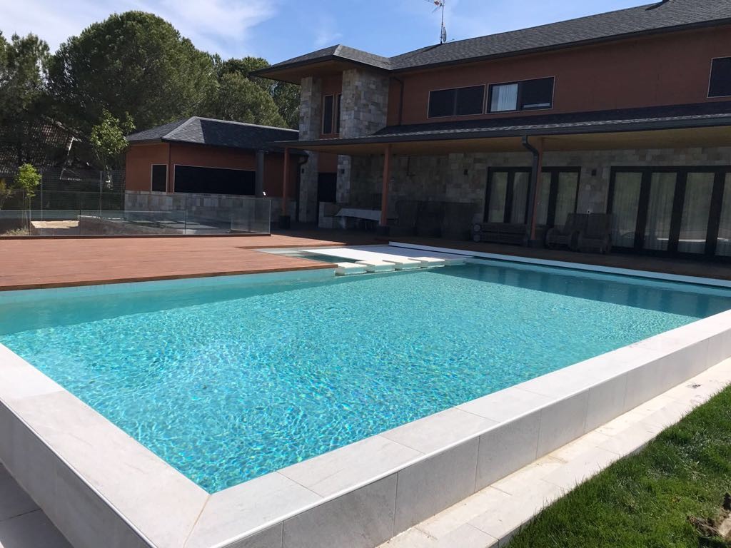 Inter is one of the most popular reinforced membranes that Cefil Pool install in swimming pools