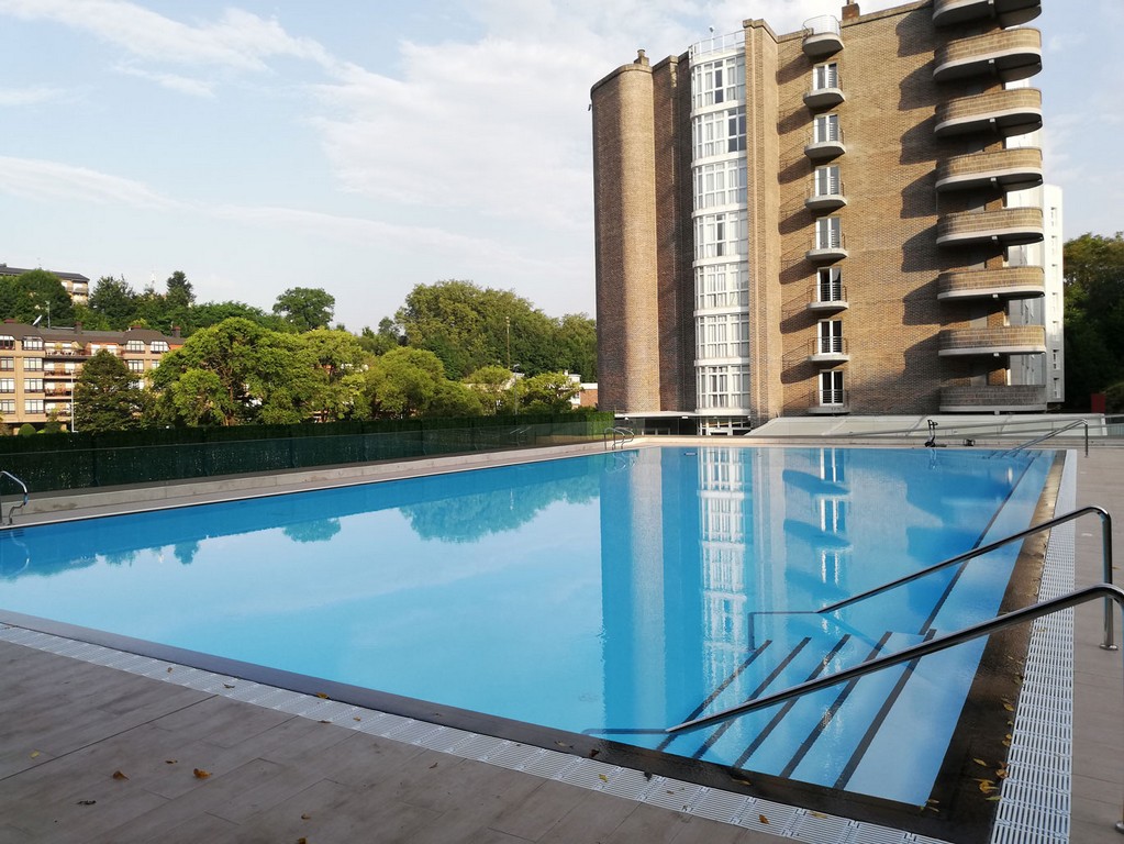 L'Inter è una delle membrane rinforzate più apprezzate Cefil Pool installare nelle piscine