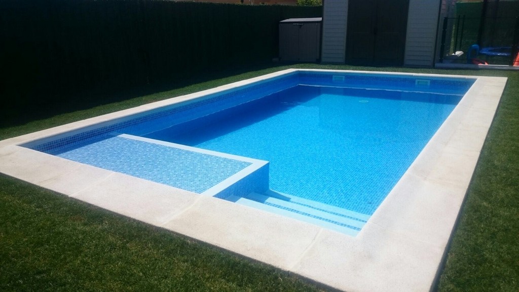 Mediterráneo is one of the most popular reinforced membranes that Cefil Pool install in swimming pools