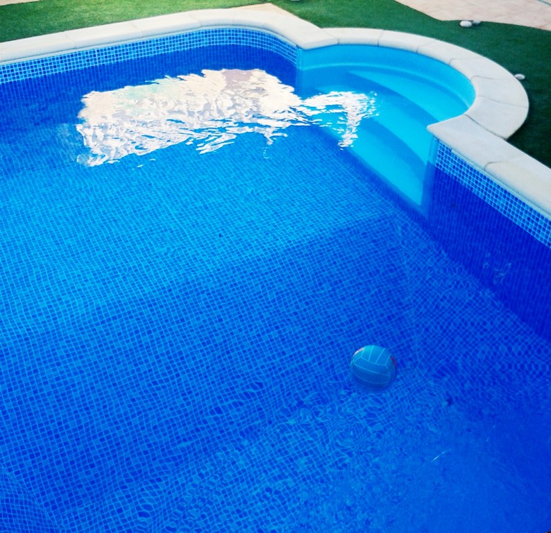 Mediterráneo è una delle membrane rinforzate più popolari che Cefil Pool installare nelle piscine