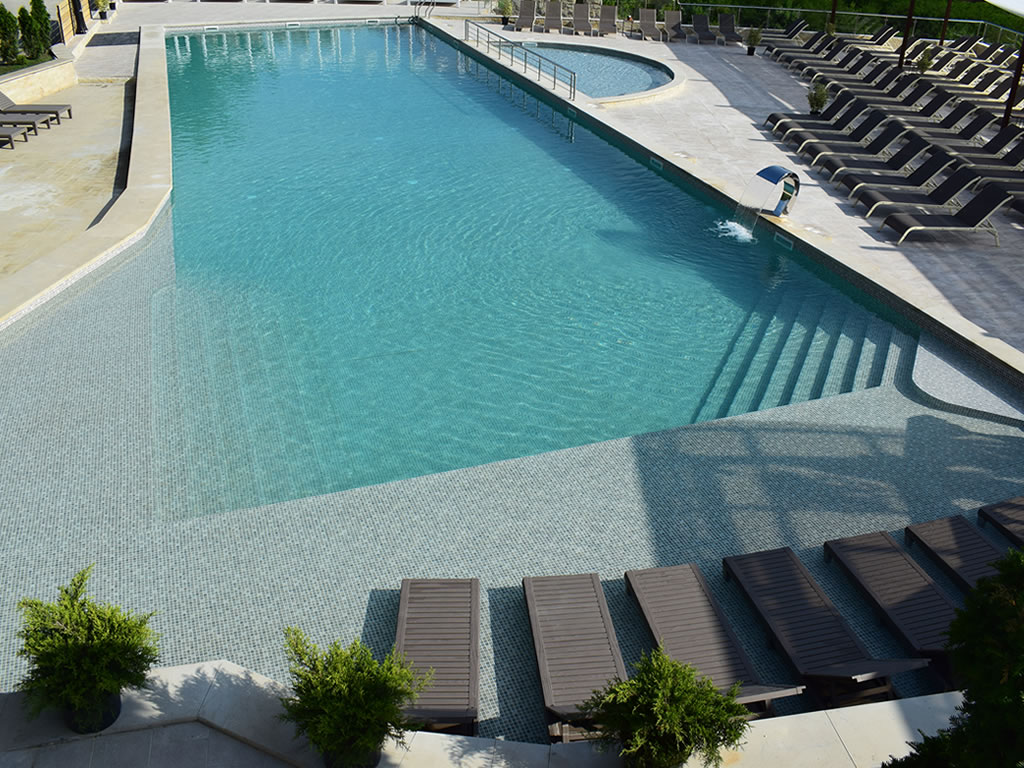 Mediterranean sable is one of the most popular armored membranes that Cefil Pool install in swimming pools