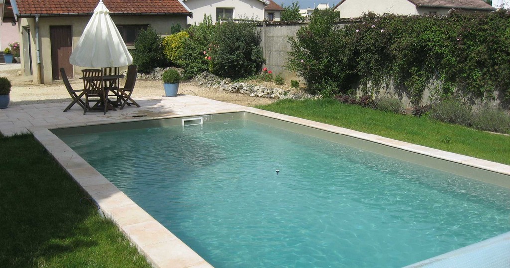 Olive ist eine der beliebtesten verstärkten Membranen, die Cefil Pool in Schwimmbädern installieren
