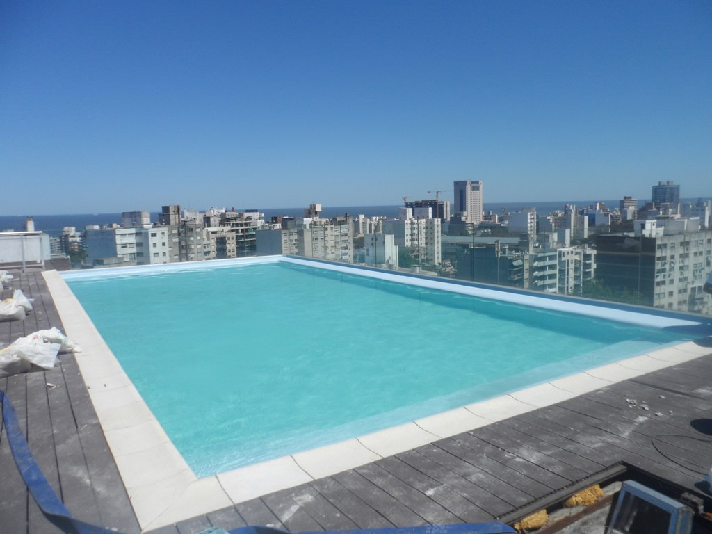 Pool est l'une des membranes renforcées les plus populaires qui Cefil Pool installer dans les piscines