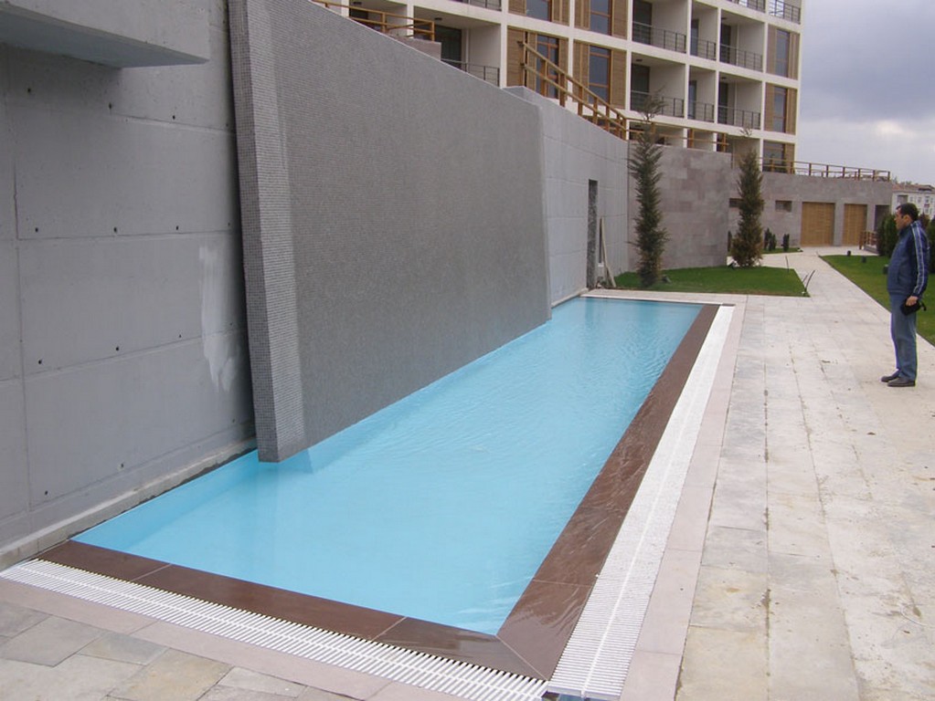 Piscina é uma das membranas reforçadas mais populares que Cefil Pool instalar em piscinas