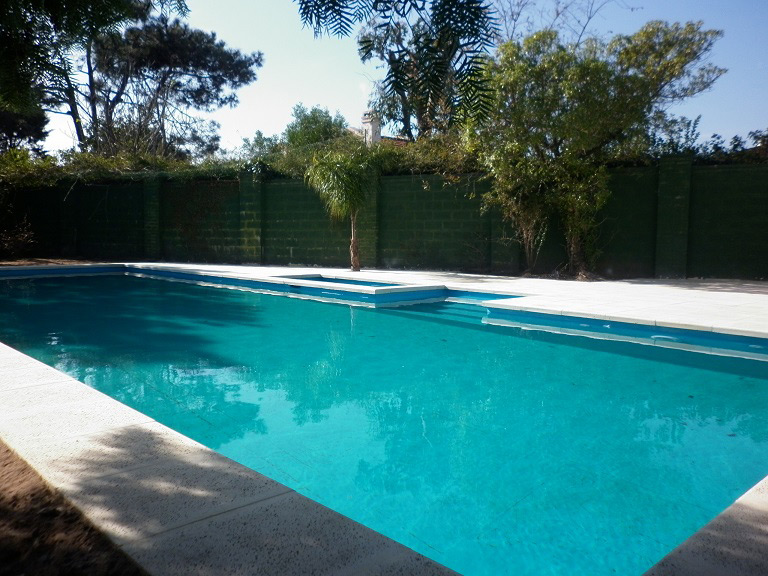 Piscina é uma das membranas reforçadas mais populares que Cefil Pool instalar em piscinas