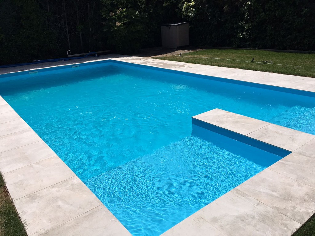 Urdike is one of the most popular reinforced membranes that Cefil Pool install in swimming pools