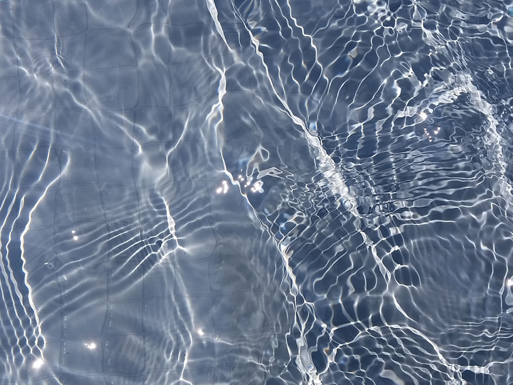 Anthrazitgrau Tesela ist eine der beliebtesten verstärkten Membranen, die Cefil Pool in Schwimmbädern installieren