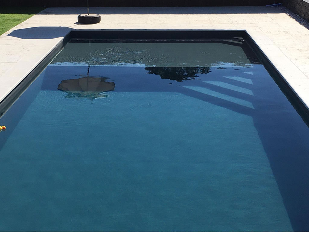 Угольно-серый Tesela является одной из самых популярных армированных мембран, Cefil Pool устанавливать в бассейнах