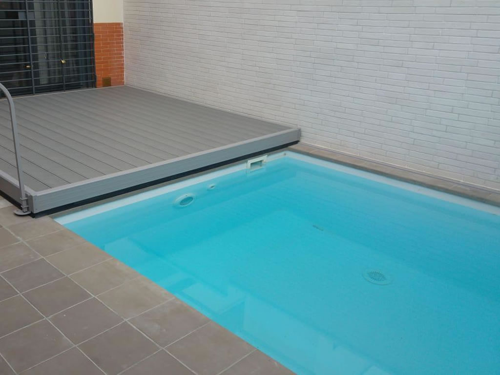 Inter Reflection è una delle membrane rinforzate unicolor più popolari che Cefil Pool installare nelle piscine
