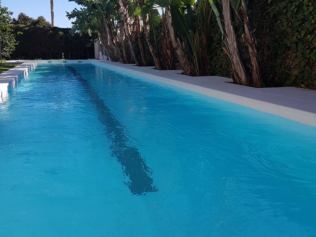 Inter Milan Tesela est l'une des membranes renforcées unicolores les plus populaires qui Cefil Pool installer dans les piscines