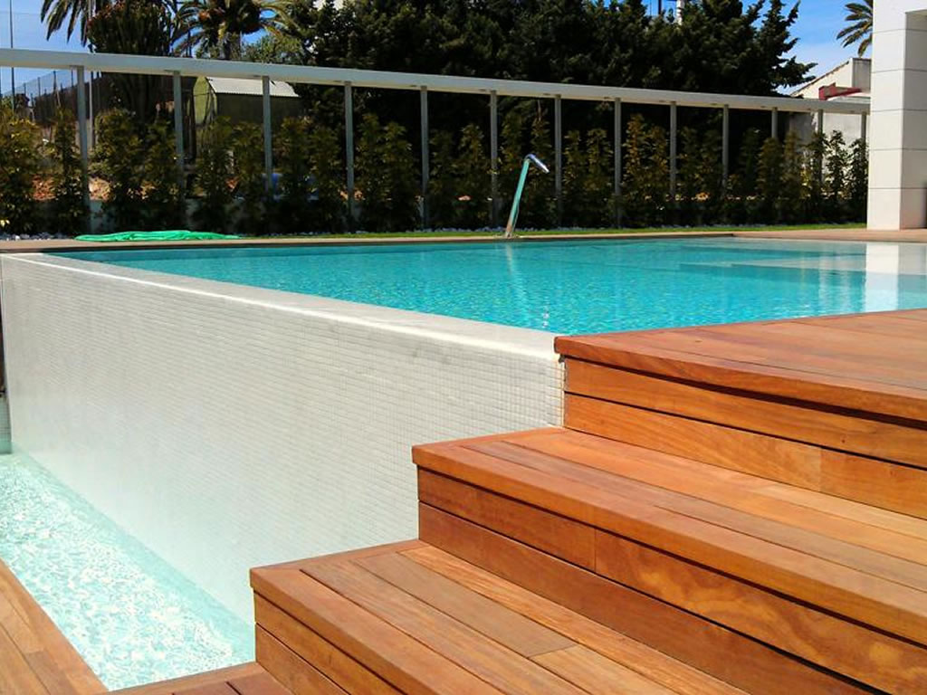 Inter Tesela è una delle membrane rinforzate unicolor più popolari che Cefil Pool installare nelle piscine