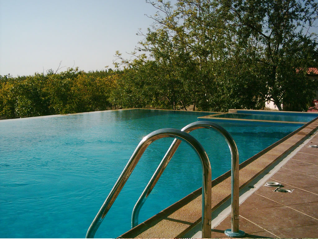 Урдике Tesela является одной из самых популярных армированных мембран, Cefil Pool устанавливать в бассейнах