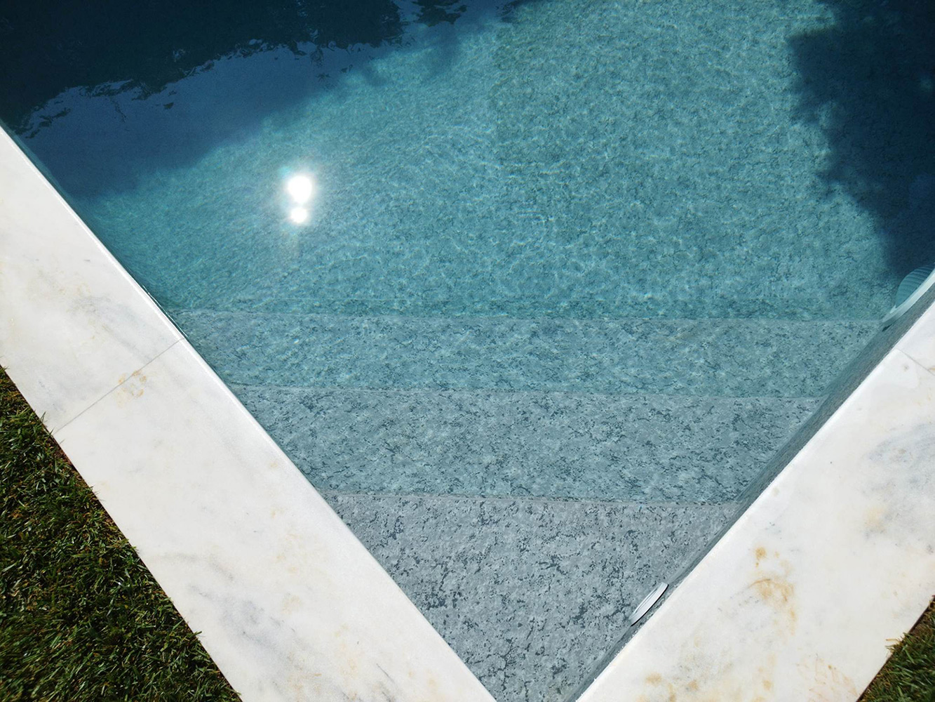 Ciclon – одна из самых популярных армированных мембран, Cefil Pool устанавливать в бассейнах