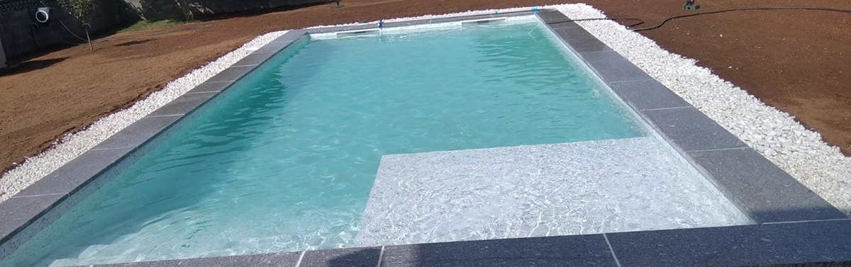 Glacier is one of the most popular reinforced membranes that Cefil Pool install in swimming pools