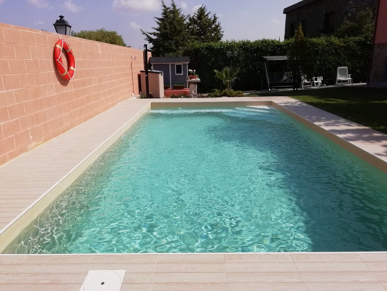 Terra – одна из самых популярных армированных мембран, Cefil Pool устанавливать в бассейнах