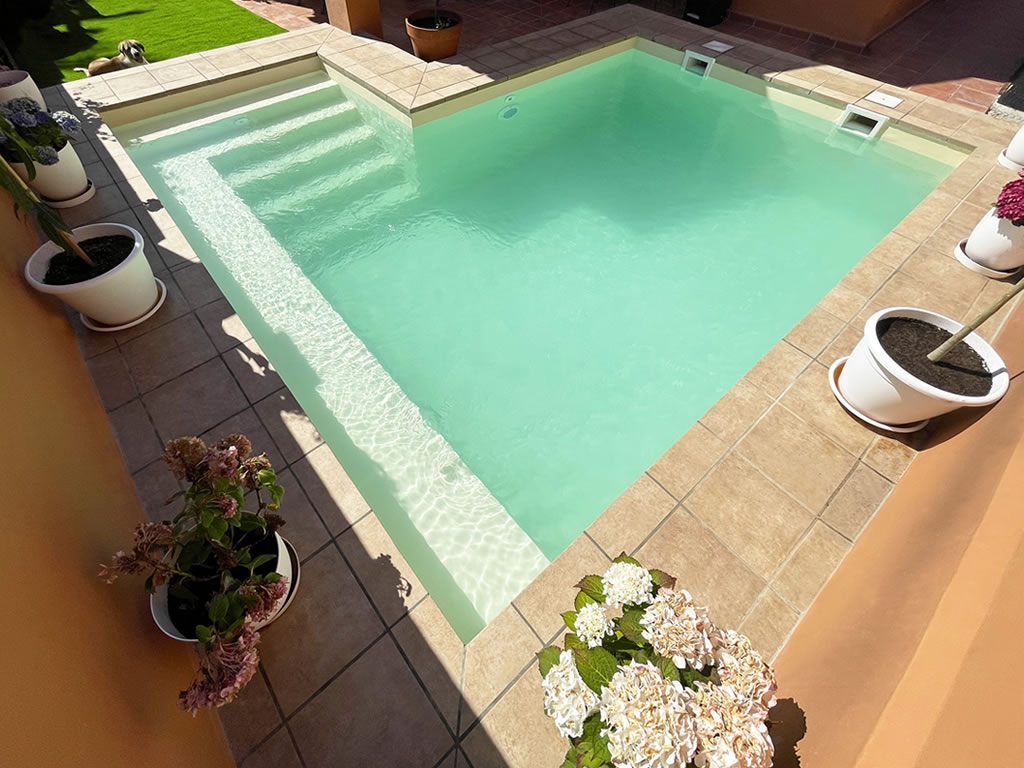 Sable Comfort est l'une des membranes renforcées antidérapantes les plus populaires qui Cefil Pool installer dans les piscines