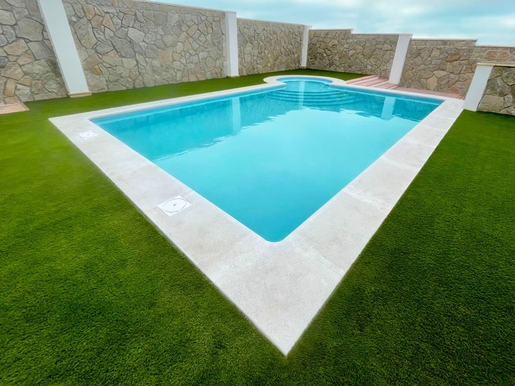 Hawaii is one of the most popular armored membranes that Cefil Pool install in swimming pools
